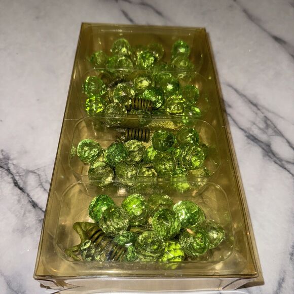 4 NEW Vintage Acrylic Faceted Green Ombré Grapes Cluster Decor Sugared Leaves - Picture 2 of 13